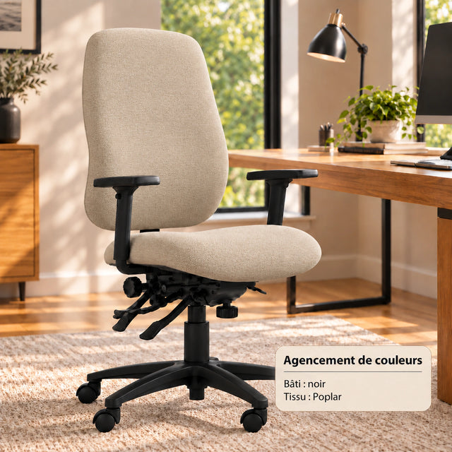 Chaise Cierra en tissu Poplar avec bâti noir dans un bureau lumineux