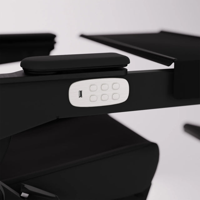 Gros plan sur le panneau de commandes de l’Emperor S2 avec boutons de réglage motorisé et port USB intégré.