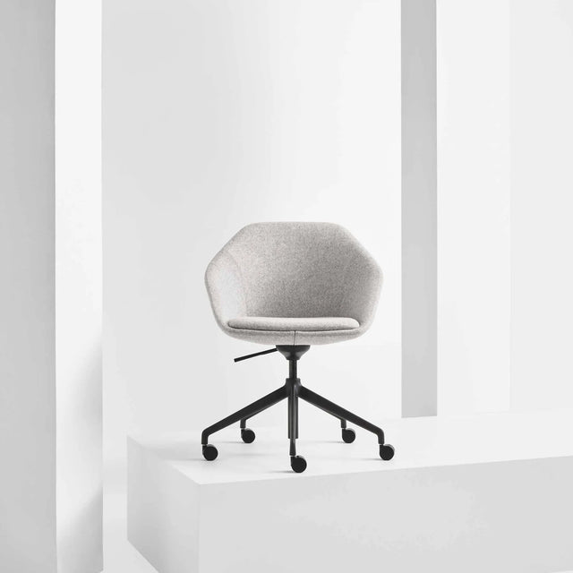 Meeting chair with castors, Famiglia