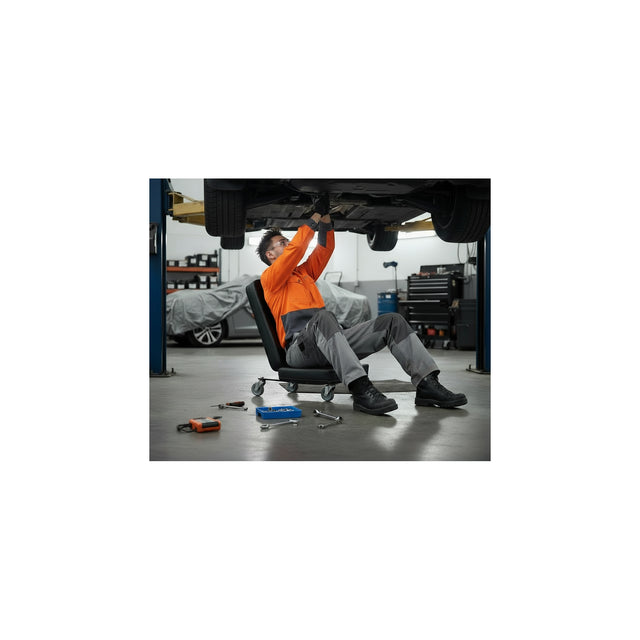 Travail sous un véhicule en position assise sur le FLEX mini Synetik