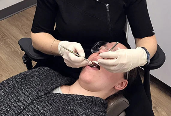 Chaise d'opérateur avec appuis-coude mobiles Posiflex