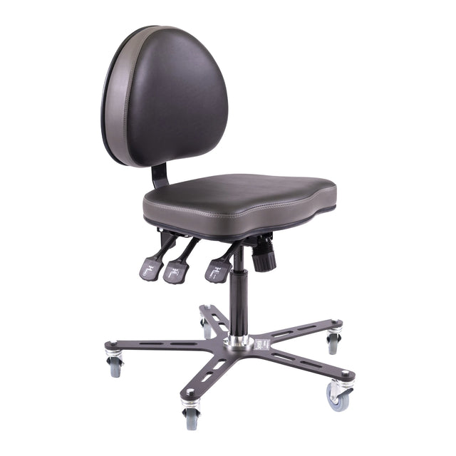 Chaise industrielle Synetik SF180 en vinyle noir et gris, avec dossier rembourré et base à cinq roulettes, vue de trois quarts.