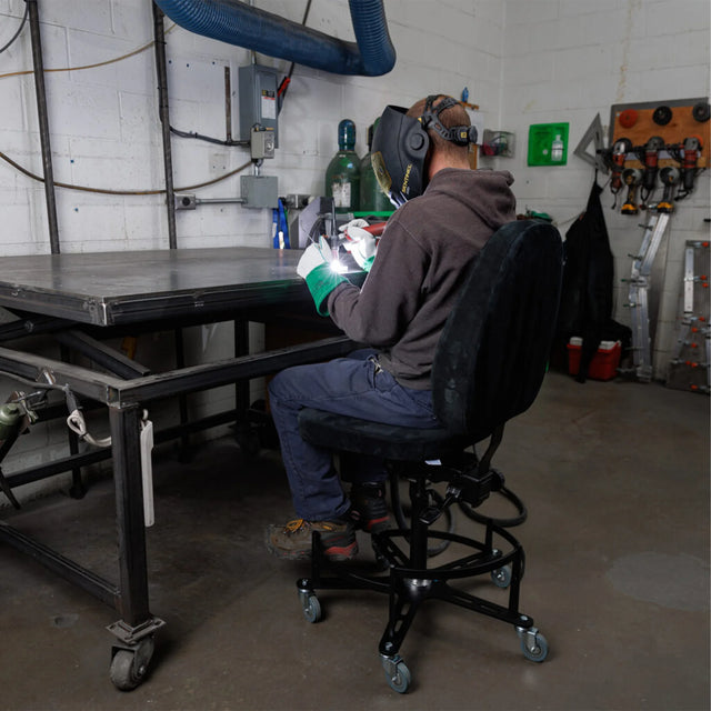 Vue latérale de la chaise TF190 avec dossier et assise rembourrés
