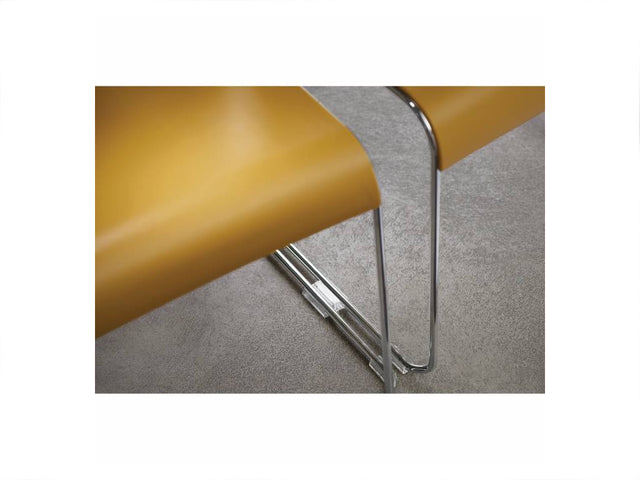 Visitor chair with arms - Tuck Series