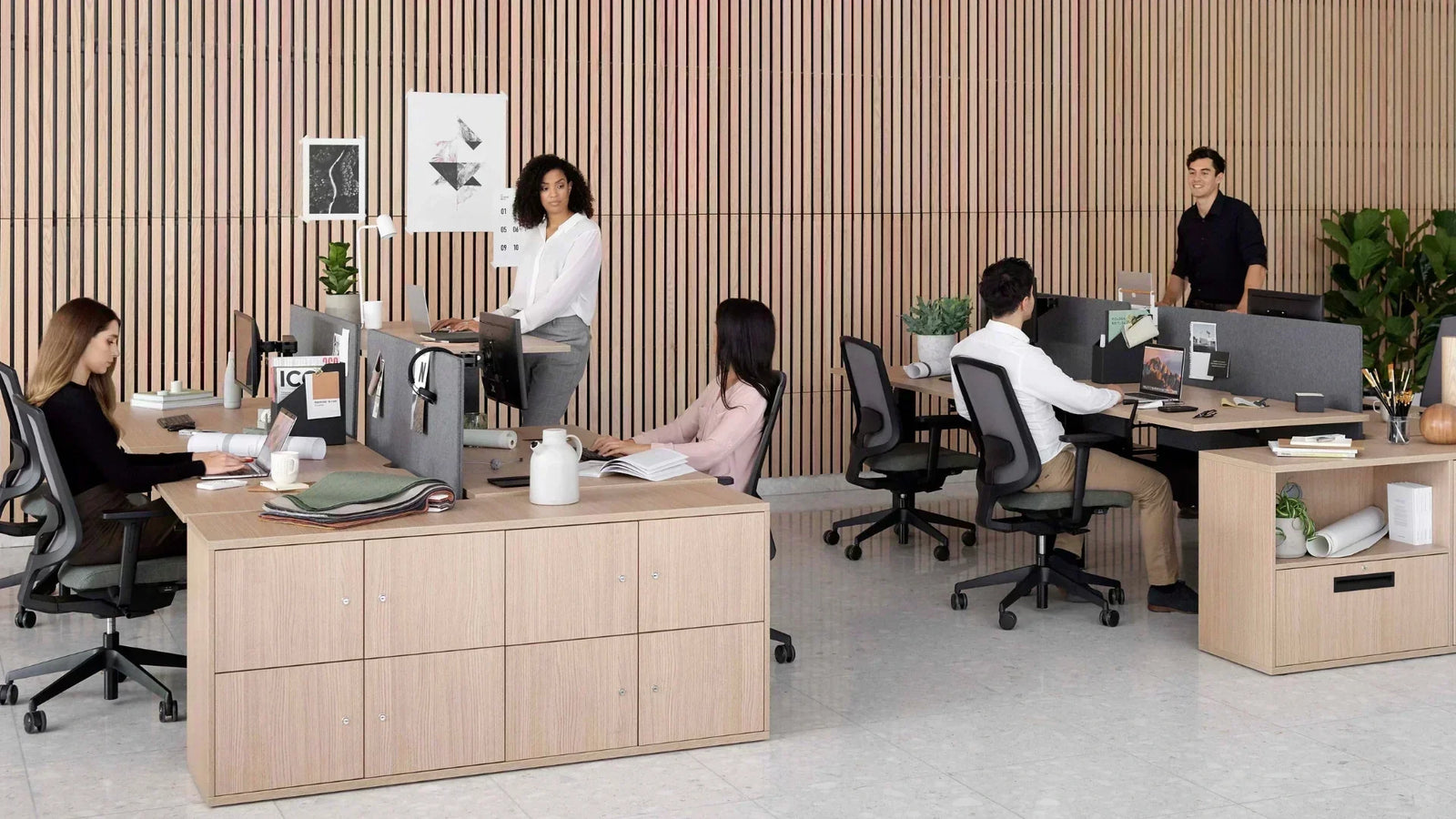 Aménagement de bureau moderne avec mobilier ergonomique
