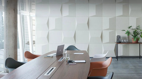 Panneau acoustique mural design installé dans un bureau moderne au Canada
